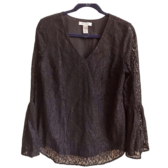 WHITE HOUSE BLACK MARKET V Neck Bell Sleeve All Over Black Lace Top - Picture 1 of 9